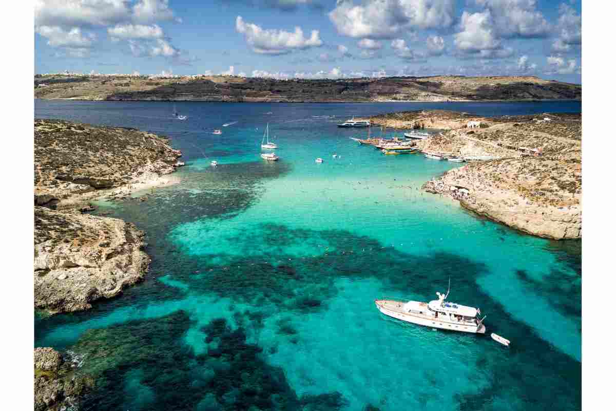 Voli da 50 euro per isole vicine all'Italia