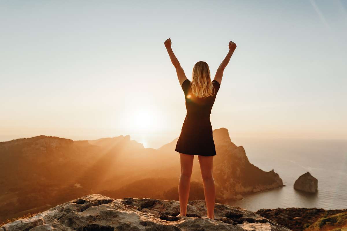 Oroscopo, colpi di scena nello Zodiaco: c’è chi brilla e riceve tanti soldi