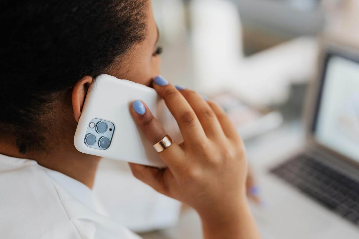 Non pronunciare mai questa frase: la truffa telefonica del secolo