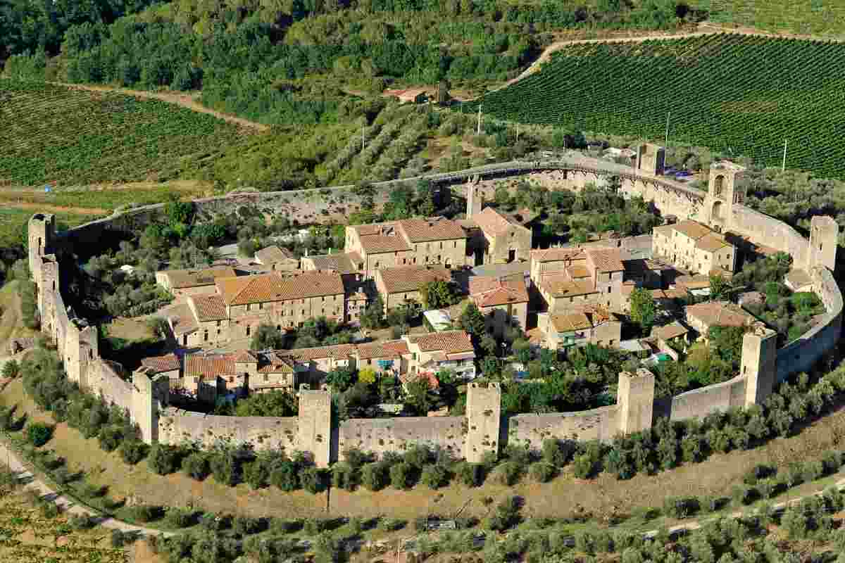 Tra le colline si nasconde un borgo medievale quasi sconosciuto