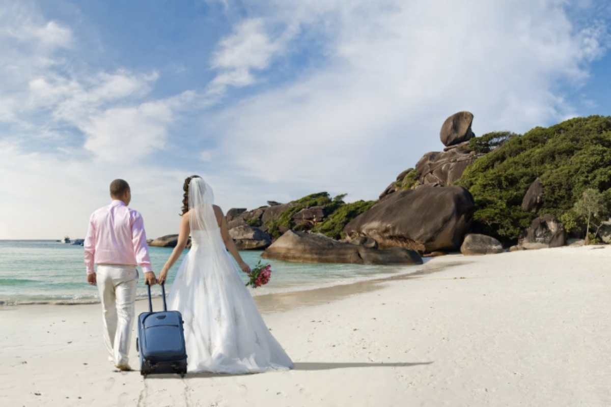 Negli ultimi anni, gli sposi manifestano sempre più spesso il desiderio di allontanarsi dalle mete tradizionali per optare per destinazioni