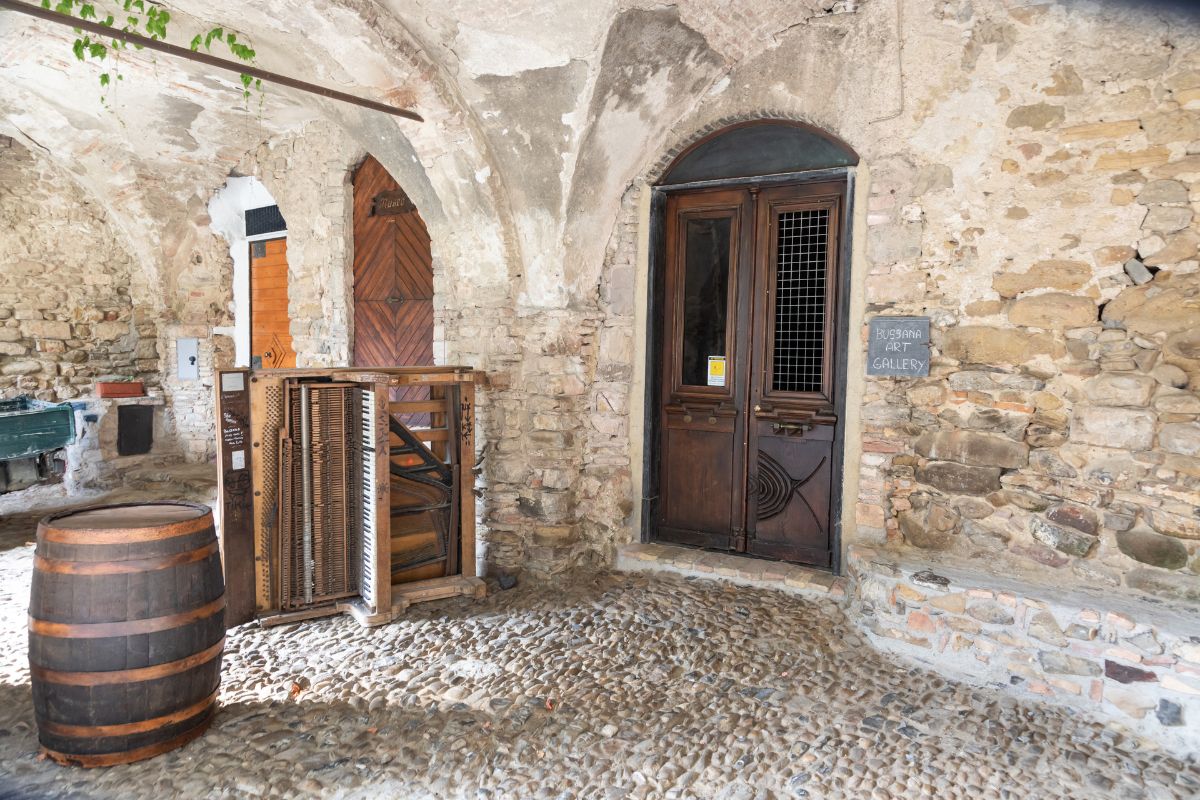 bussana vecchia, dove si trova il borgo in cui il vino è gratis